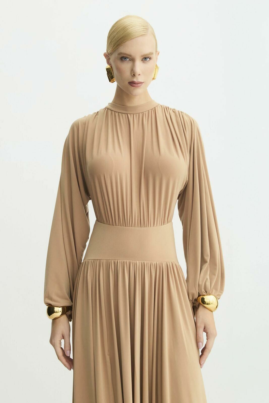 Imagem de Vestido Mídi Mangas Bufantes Cós Largo Barra Fluida Bege Camelo